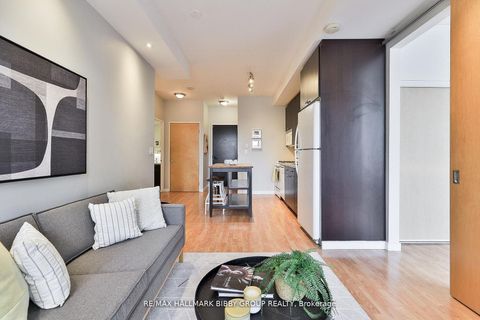 Photo 3 at 322 - 1 Shaw Street, Niagara, Toronto