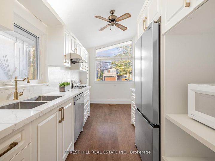 Photo 7 at 91 Citation Drive, Bayview Village, Toronto