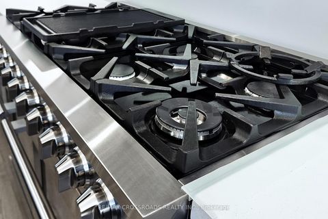 Photo 14 at 9 KINGKNOLL Crescent, Keswick South, Georgina