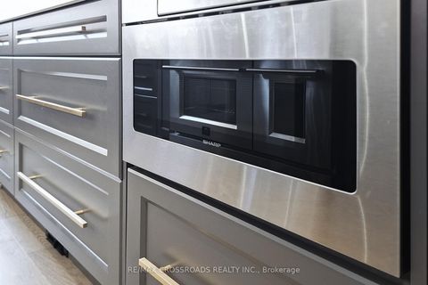 Photo 16 at 9 KINGKNOLL Crescent, Keswick South, Georgina