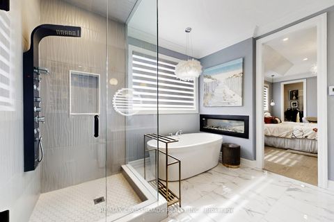 Photo 20 at 9 KINGKNOLL Crescent, Keswick South, Georgina