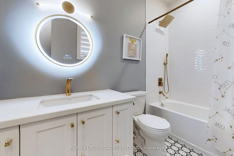 Photo 24 at 9 KINGKNOLL Crescent, Keswick South, Georgina