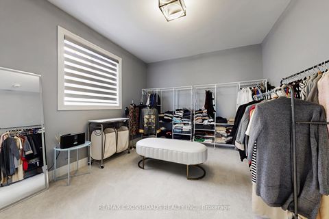 Photo 29 at 9 KINGKNOLL Crescent, Keswick South, Georgina