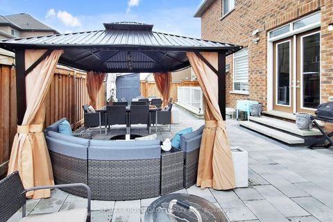 Photo 31 at 9 KINGKNOLL Crescent, Keswick South, Georgina