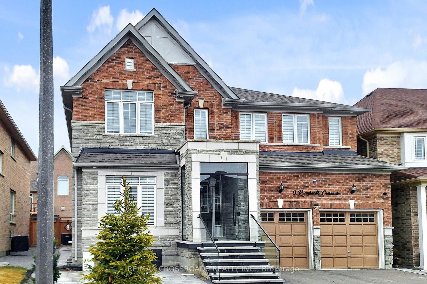 9 KINGKNOLL Crescent, Keswick South, Georgina photo number 2