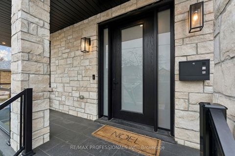 Photo 2 at 7 Ranwood Drive, Pelmo Park W4, Toronto