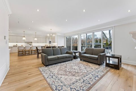 Photo 6 at 7 Ranwood Drive, Pelmo Park W4, Toronto