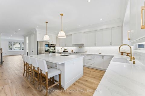 Photo 9 at 7 Ranwood Drive, Pelmo Park W4, Toronto