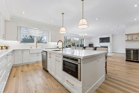 Photo 12 at 7 Ranwood Drive, Pelmo Park W4, Toronto