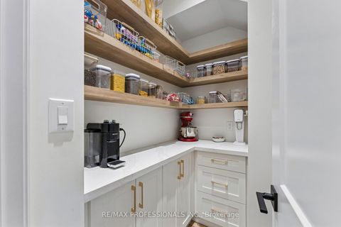 Photo 17 at 7 Ranwood Drive, Pelmo Park W4, Toronto