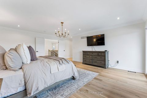 Photo 23 at 7 Ranwood Drive, Pelmo Park W4, Toronto