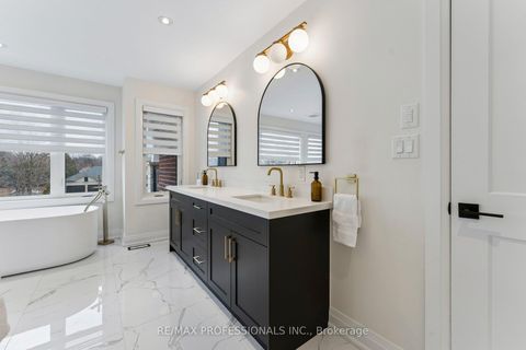 Photo 24 at 7 Ranwood Drive, Pelmo Park W4, Toronto