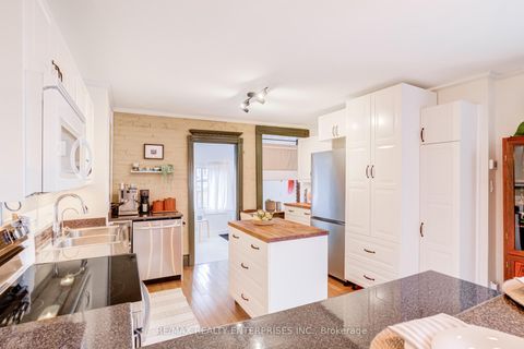 Photo 11 at 37 Kingston Road, The Beaches, Toronto