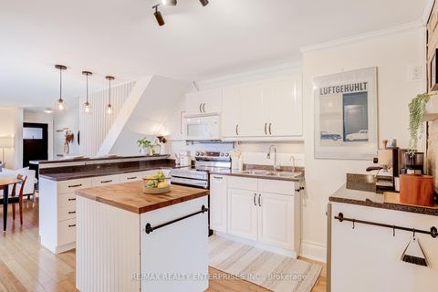 Photo 12 at 37 Kingston Road, The Beaches, Toronto