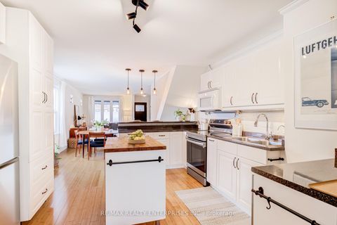 Photo 13 at 37 Kingston Road, The Beaches, Toronto