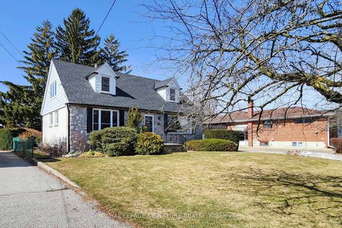 Photo 2 at 28 Wexford Boulevard, Maryvale, Toronto