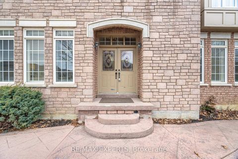 Photo 3 at 2 Sequoia Road, Sonoma Heights, Vaughan