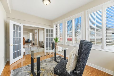 Photo 7 at 2 Sequoia Road, Sonoma Heights, Vaughan