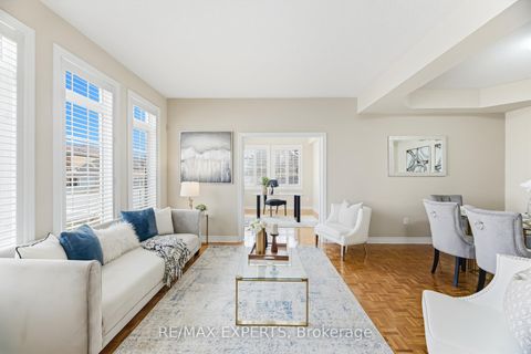 Photo 8 at 2 Sequoia Road, Sonoma Heights, Vaughan