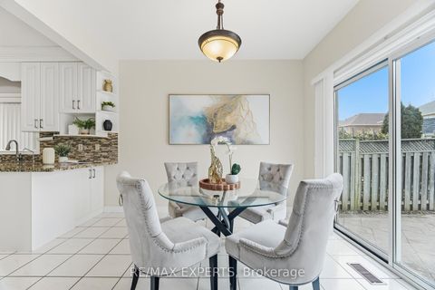 Photo 13 at 2 Sequoia Road, Sonoma Heights, Vaughan