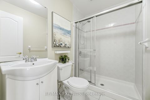 Photo 14 at 2 Sequoia Road, Sonoma Heights, Vaughan