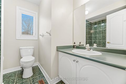 Photo 27 at 2 Sequoia Road, Sonoma Heights, Vaughan