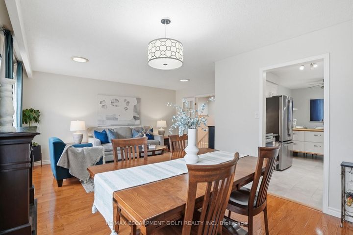 Photo 7 at 676 Woodview Road, Roseland, Burlington