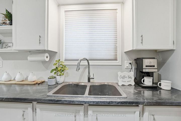 Photo 9 at 676 Woodview Road, Roseland, Burlington