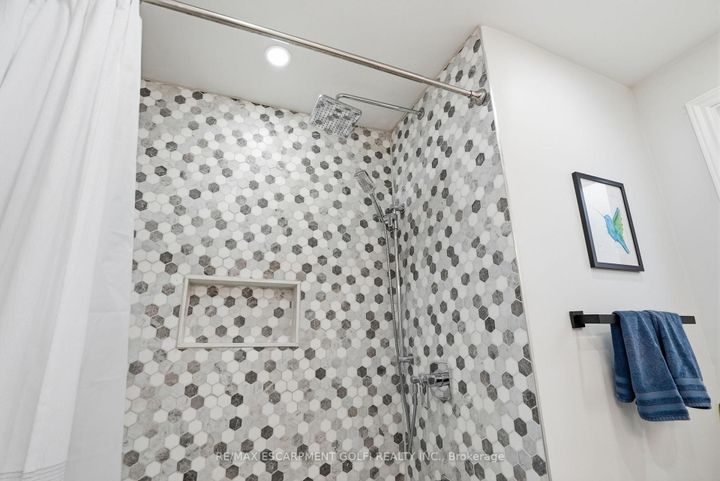 Photo 14 at 676 Woodview Road, Roseland, Burlington