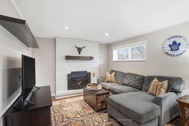 Photo 22 at 676 Woodview Road, Roseland, Burlington