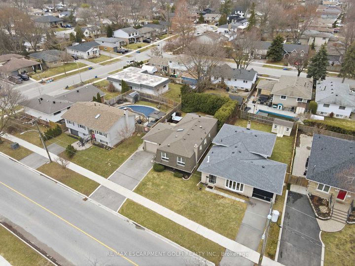 Photo 32 at 676 Woodview Road, Roseland, Burlington