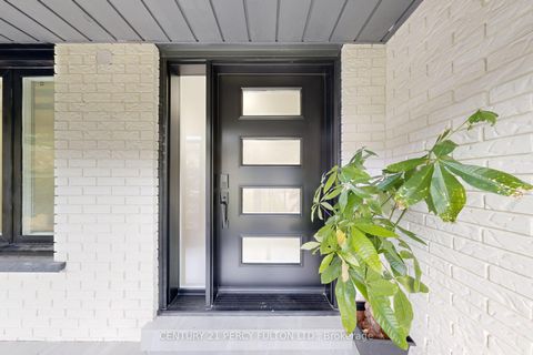 Photo 2 at 78 Agincourt Drive, Malvern West, Toronto