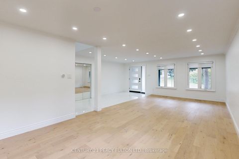 Photo 3 at 78 Agincourt Drive, Malvern West, Toronto