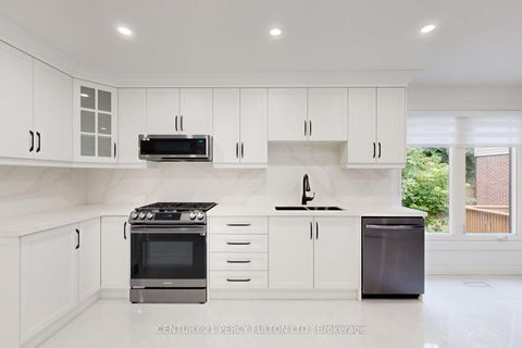 Photo 6 at 78 Agincourt Drive, Malvern West, Toronto