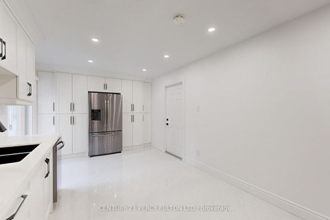 Photo 7 at 78 Agincourt Drive, Malvern West, Toronto