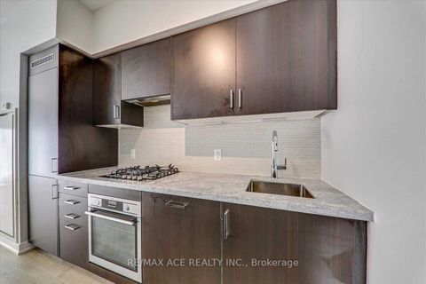 Photo 8 at 206 - 1960 Queens Street, The Beaches, Toronto