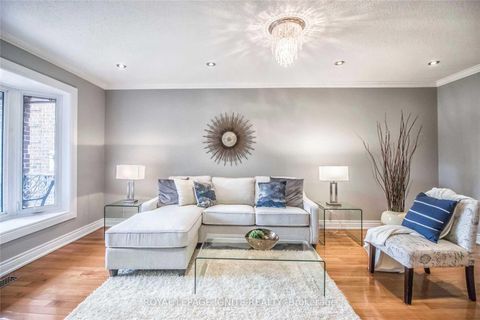 Photo 1 at 11 Carisbrooke Square, Malvern, Toronto