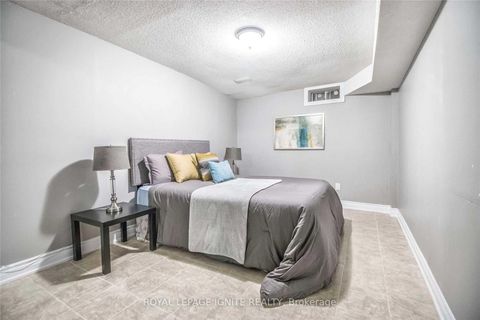 Photo 18 at 11 Carisbrooke Square, Malvern, Toronto