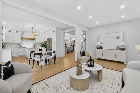 Photo 12 at 23 Wardlaw Place, Vellore Village, Vaughan