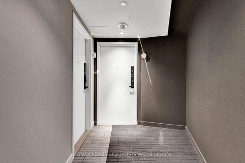 Photo 3 at 321 - 3883 QUARTZ Road, City Centre, Mississauga