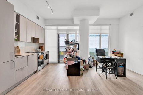 Photo 7 at 321 - 3883 QUARTZ Road, City Centre, Mississauga