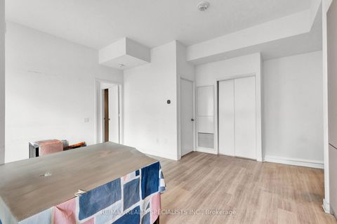 Photo 8 at 321 - 3883 QUARTZ Road, City Centre, Mississauga