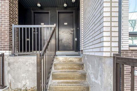 Photo 2 at 14 - 20 Ed Clark Gardens, Pellam Park, Toronto