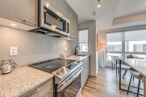 Photo 12 at 14 - 20 Ed Clark Gardens, Pellam Park, Toronto