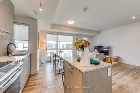 Photo 13 at 14 - 20 Ed Clark Gardens, Pellam Park, Toronto