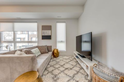 Photo 18 at 14 - 20 Ed Clark Gardens, Pellam Park, Toronto