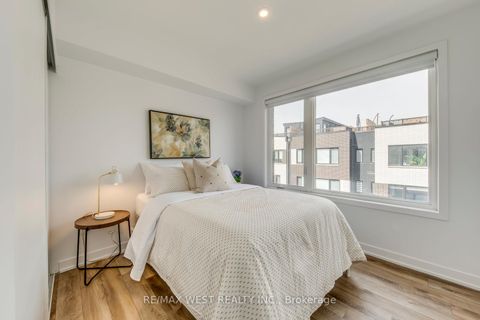 Photo 25 at 14 - 20 Ed Clark Gardens, Pellam Park, Toronto