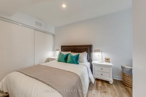 Photo 28 at 14 - 20 Ed Clark Gardens, Pellam Park, Toronto