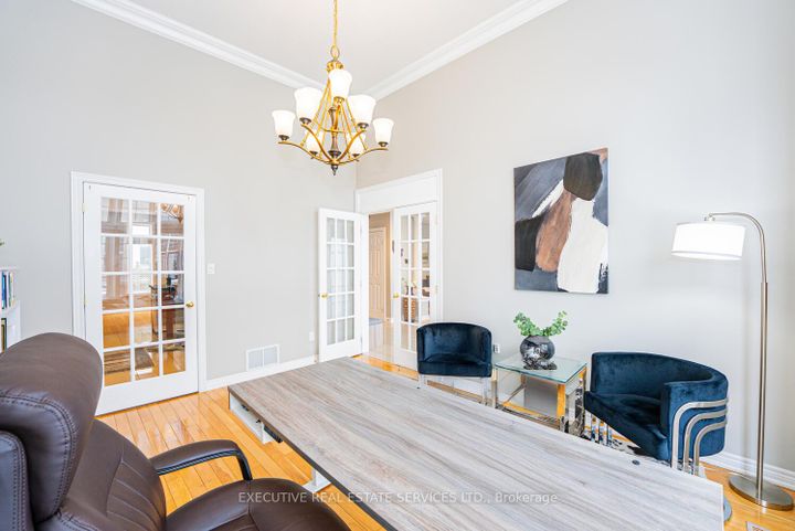 Photo 7 at 4 Berkshire Place, Ancaster, Hamilton