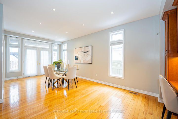 Photo 13 at 4 Berkshire Place, Ancaster, Hamilton